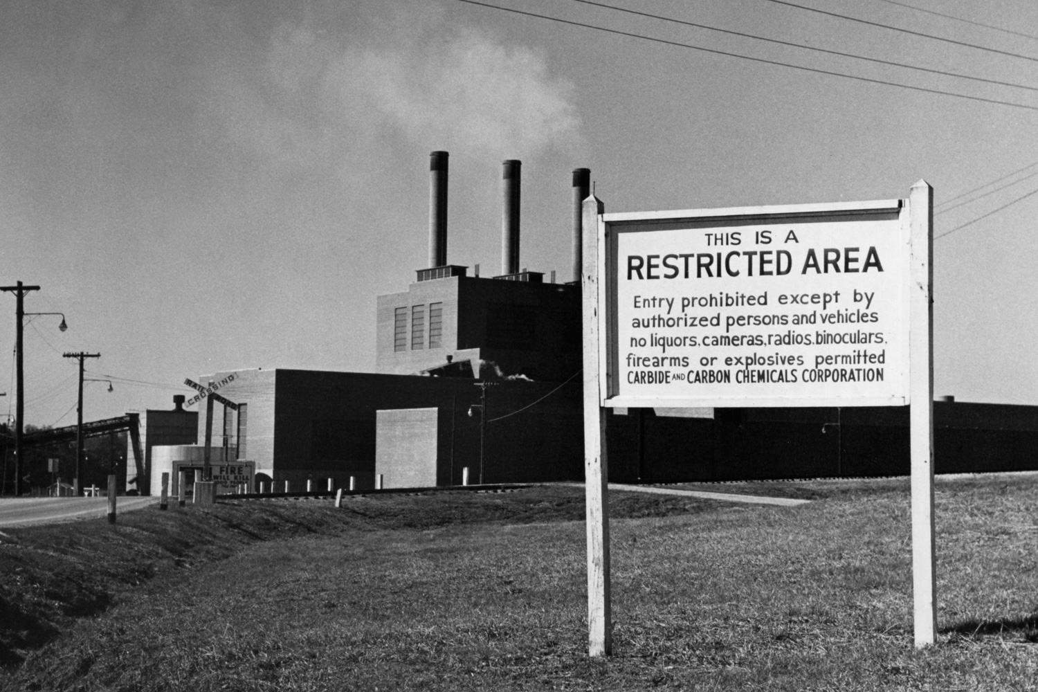 Sign at the entrance to the K-25 Power House in 1949
